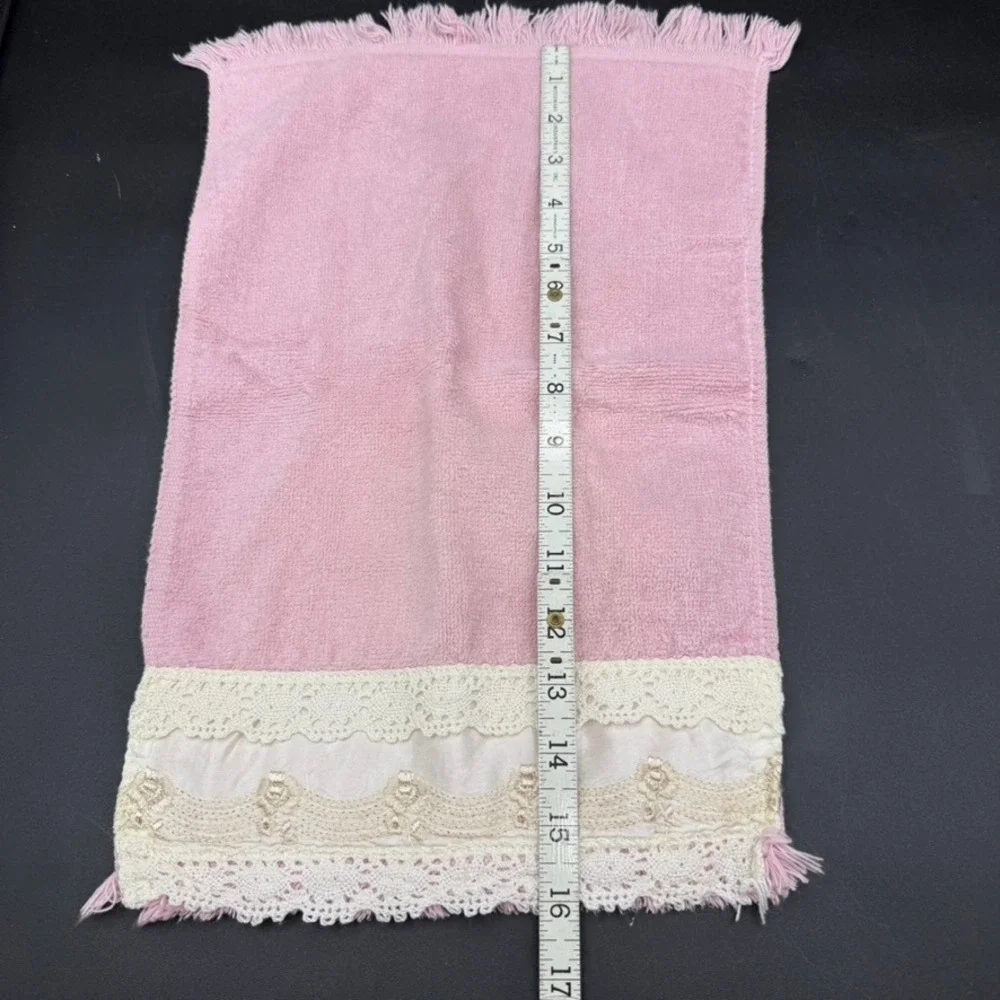 Vtg Avanti Towel Set Pink Lace Trim Hand Guest Towels OS Coquette Cottage Boho